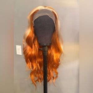 Brand new 13x3 synthetic wavy ginger wig with platinum blonde money piece. 22 in